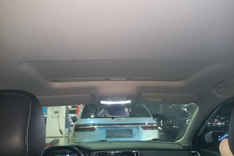 Used Roewe i6 New Energy 2017 45T Hybrid Connect & Smart Enjoyment Edition Headliner