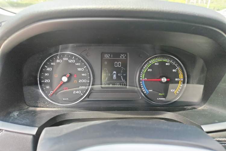 Used Roewe i6 New Energy 2017 45T Hybrid Connect & Smart Enjoyment Edition Instrument Cluster