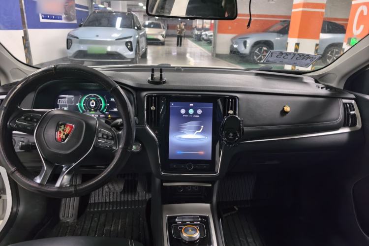 Used Roewe i6 New Energy 2017 45T Hybrid Connect & Smart Enjoyment Edition Interior 2