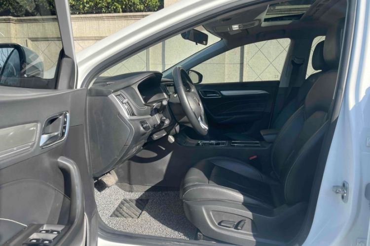 Used Roewe i6 New Energy 2017 45T Hybrid Connect & Smart Enjoyment Edition Interior 2