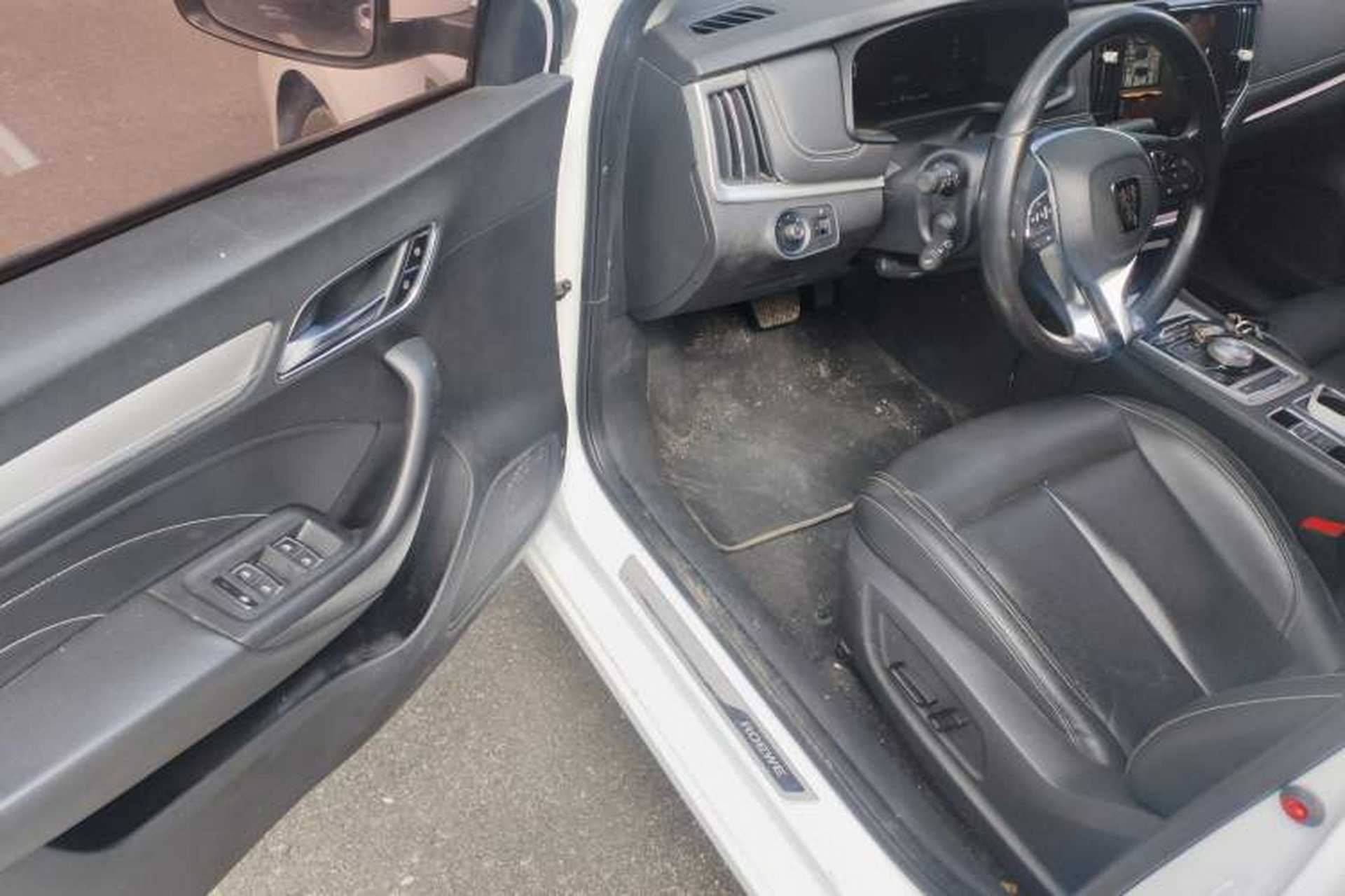Used Roewe i6 New Energy 2017 45T Hybrid Connect & Smart Enjoyment Edition Interior 3