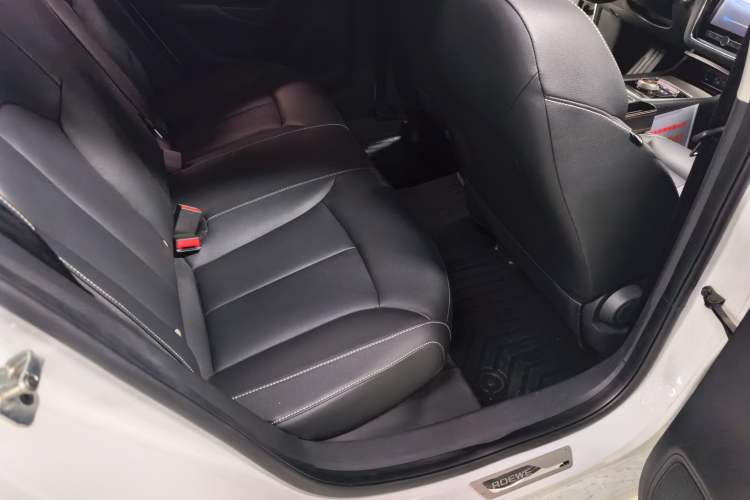 Used Roewe i6 New Energy 2017 45T Hybrid Connect & Smart Enjoyment Edition Interior 6