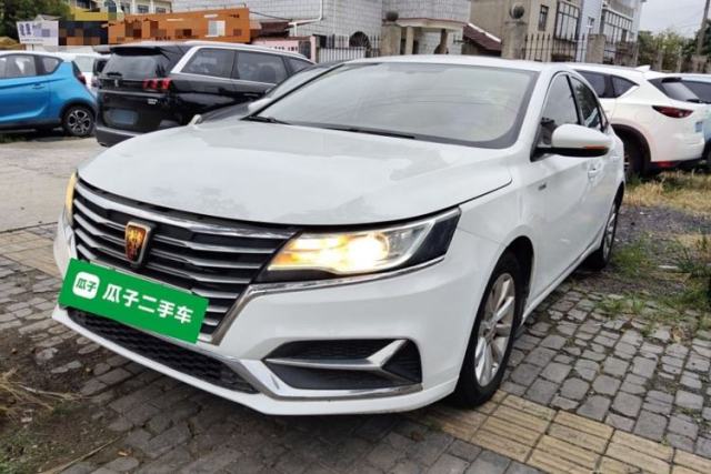 Ojetý Roewe i6 New Energy 2017 45T Hybrid Connect & Smart Enjoyment Edition