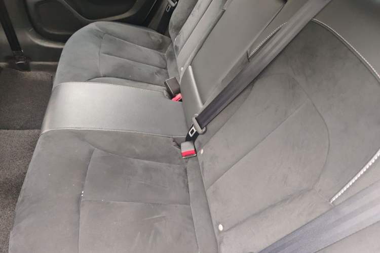 Used Roewe i6 New Energy 2017 45T Hybrid Connective Smart Luxury Edition Left Rear Seat