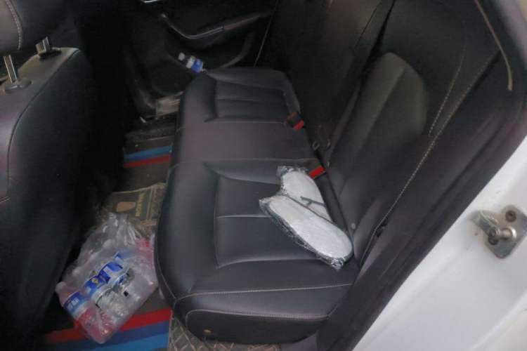 Used Roewe i6 New Energy 2017 45T Hybrid Connect & Smart Enjoyment Edition Left Rear Seat