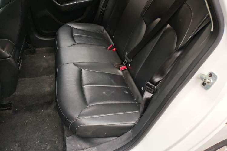 Used Roewe i6 New Energy 2017 45T Hybrid Connect & Smart Enjoyment Edition Left Rear Seat