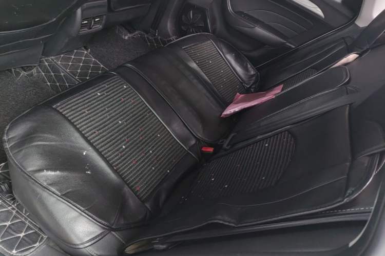 Used Roewe i6 New Energy 2017 45T Hybrid Connect & Smart Enjoyment Edition Left Rear Seat