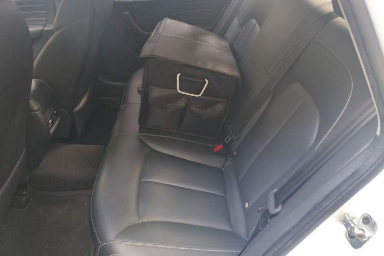 Used Roewe i6 New Energy 2017 45T Hybrid Connect & Smart Enjoyment Edition Left Rear Seat