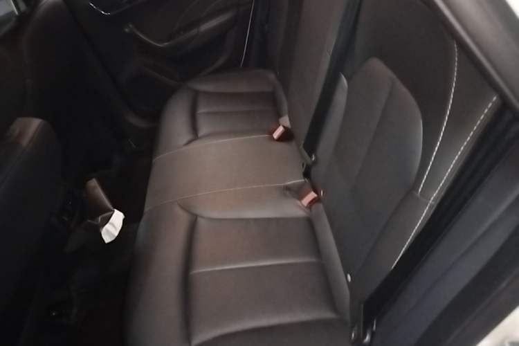 Used Roewe i6 New Energy 2017 45T Hybrid Connect & Smart Enjoyment Edition Left Rear Seat