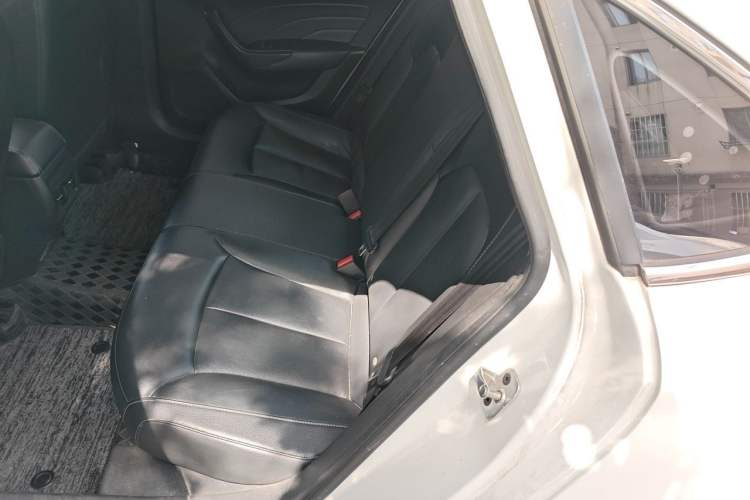 Used Roewe i6 New Energy 2017 45T Hybrid Connect & Smart Enjoyment Edition Left Rear Seat