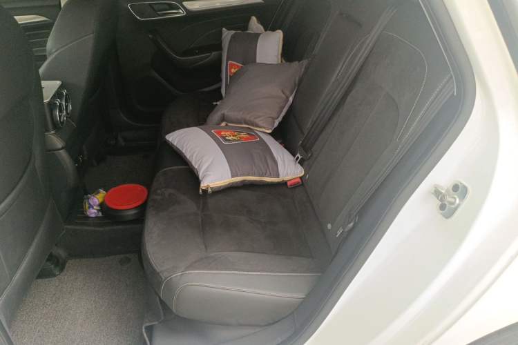 Used Roewe i6 New Energy 2017 45T Hybrid Connective Smart Luxury Edition Left Rear Seat