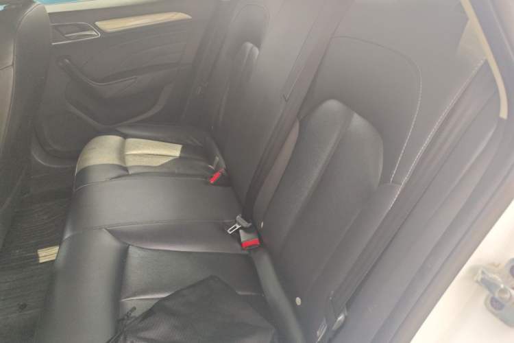 Used Roewe i6 New Energy 2017 45T Hybrid Connect & Smart Enjoyment Edition Left Rear Seat