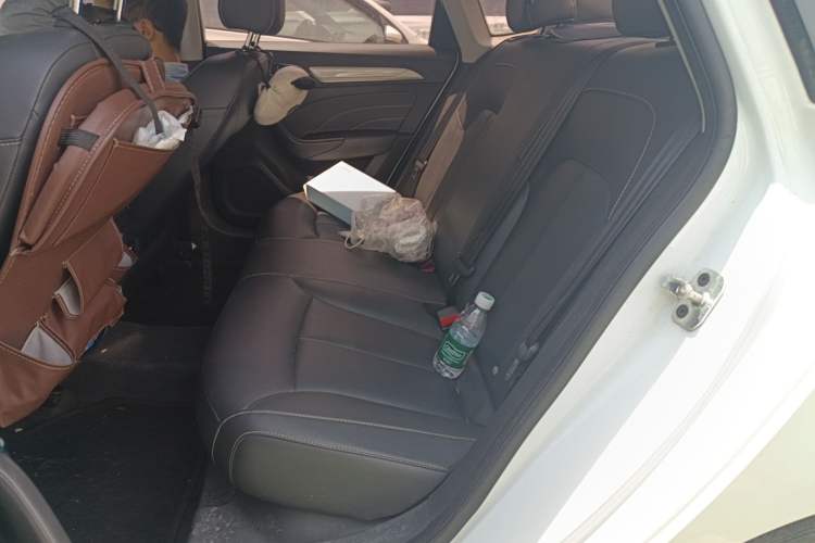 Used Roewe i6 New Energy 2017 45T Hybrid Connect & Smart Enjoyment Edition Left Rear Seat