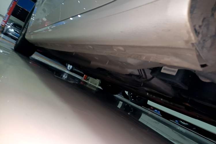 Used Roewe i6 New Energy 2017 45T Hybrid Connect & Smart Enjoyment Edition Left Side Sill