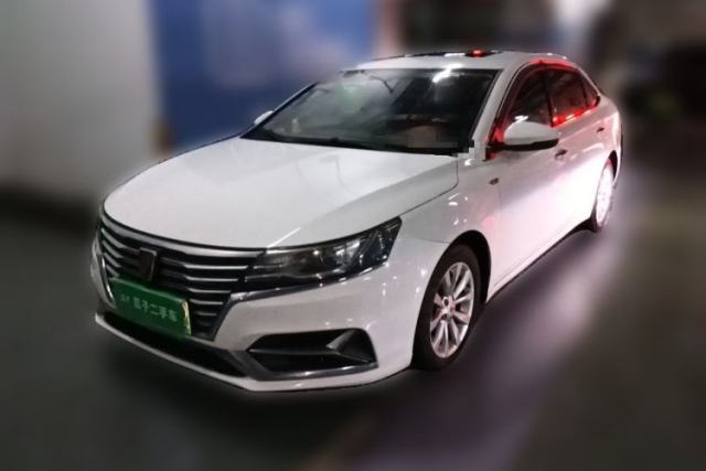 Ojetý Roewe i6 New Energy 2017 45T Hybrid Connect & Smart Enjoyment Edition