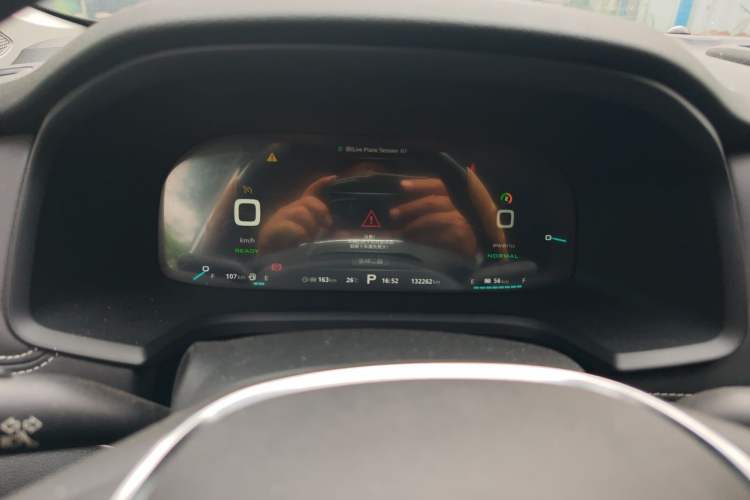Used Roewe i6 New Energy 2017 45T Hybrid Connective Smart Luxury Edition Odometer Close Up