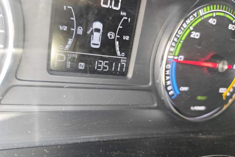 Used Roewe i6 New Energy 2017 45T Hybrid Connect & Smart Enjoyment Edition Odometer Close Up