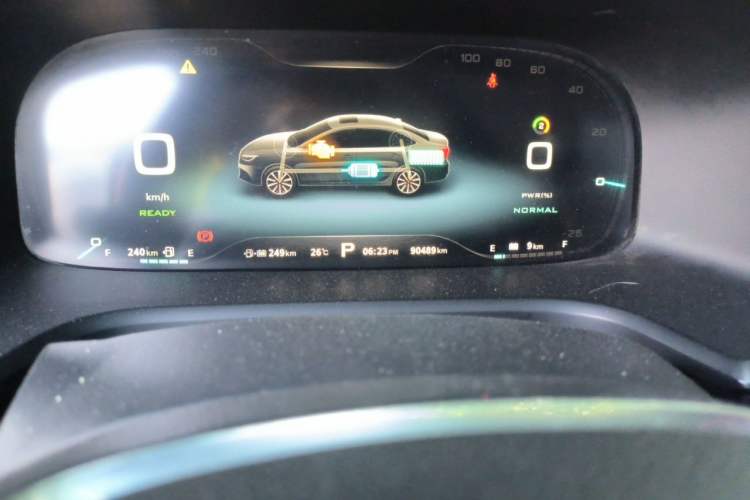 Used Roewe i6 New Energy 2017 45T Hybrid Connect & Smart Enjoyment Edition Odometer Close Up