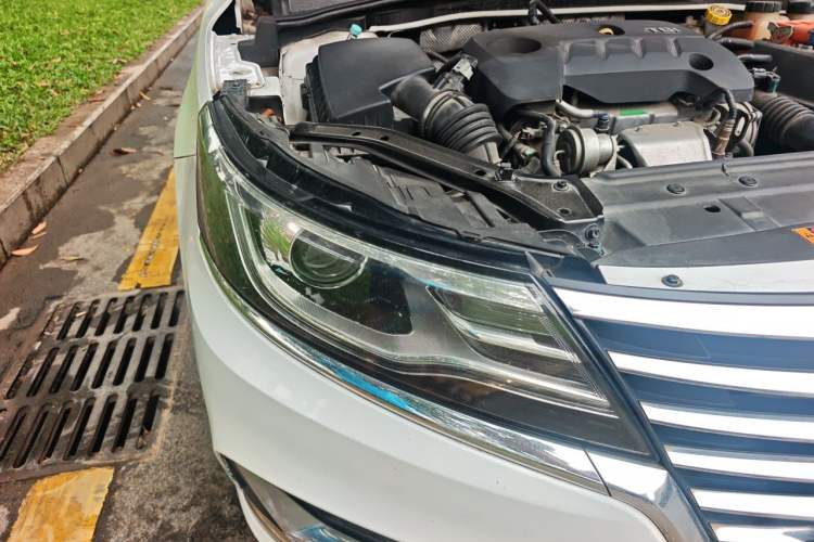 Used Roewe i6 New Energy 2017 45T Hybrid Connect & Smart Enjoyment Edition Right Front Headlight