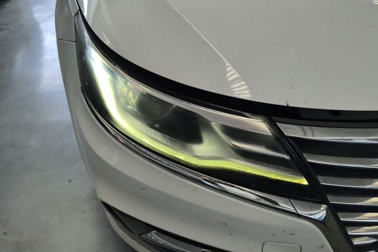 Used Roewe i6 New Energy 2017 45T Hybrid Connect & Smart Enjoyment Edition Right Front Headlight
