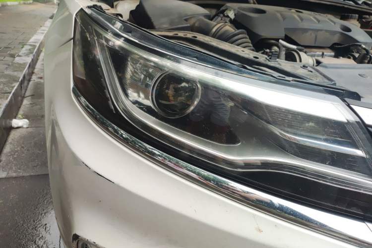 Used Roewe i6 New Energy 2017 45T Hybrid Connect & Smart Enjoyment Edition Right Front Headlight