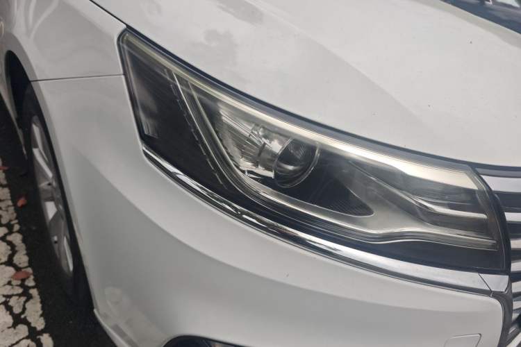 Used Roewe i6 New Energy 2017 45T Hybrid Connect & Smart Enjoyment Edition Right Front Headlight