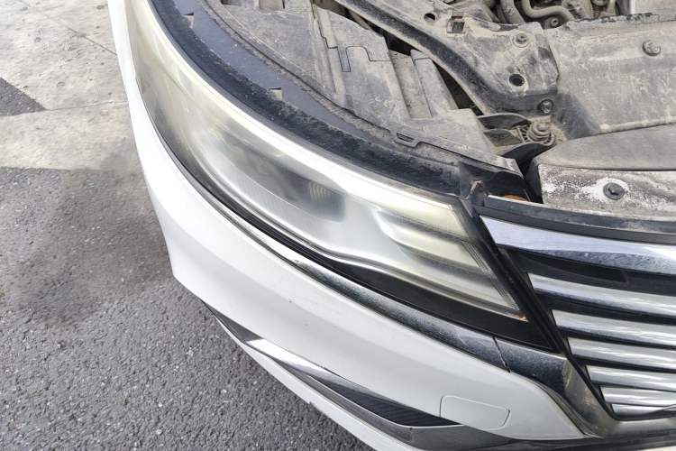 Used Roewe i6 New Energy 2017 45T Hybrid Connect & Smart Enjoyment Edition Right Front Headlight