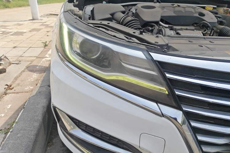 Used Roewe i6 New Energy 2017 45T Hybrid Connect & Smart Enjoyment Edition Right Front Headlight