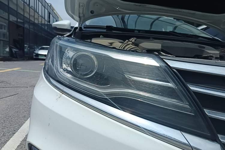 Used Roewe i6 New Energy 2017 45T Hybrid Connect & Smart Enjoyment Edition Right Front Headlight