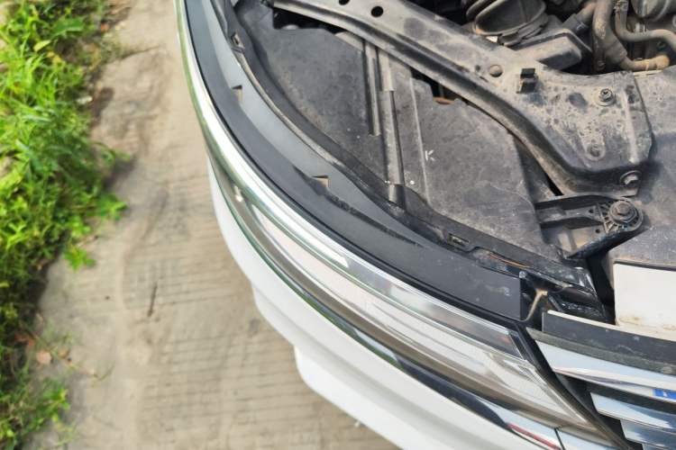 Used Roewe i6 New Energy 2017 45T Hybrid Connective Smart Luxury Edition Right Front Headlight
