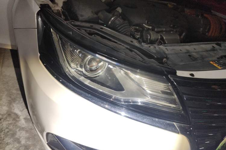 Used Roewe i6 New Energy 2017 45T Hybrid Connect & Smart Enjoyment Edition Right Front Headlight