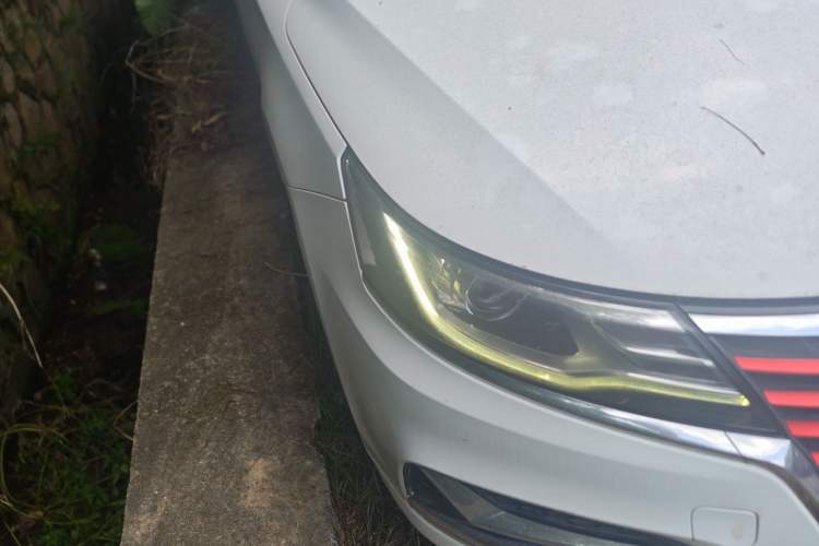 Used Roewe i6 New Energy 2017 45T Hybrid Connect & Smart Enjoyment Edition Right Front Headlight