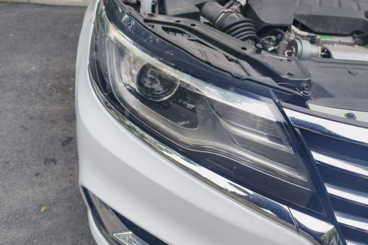 Used Roewe i6 New Energy 2017 45T Hybrid Connect & Smart Enjoyment Edition Right Front Headlight