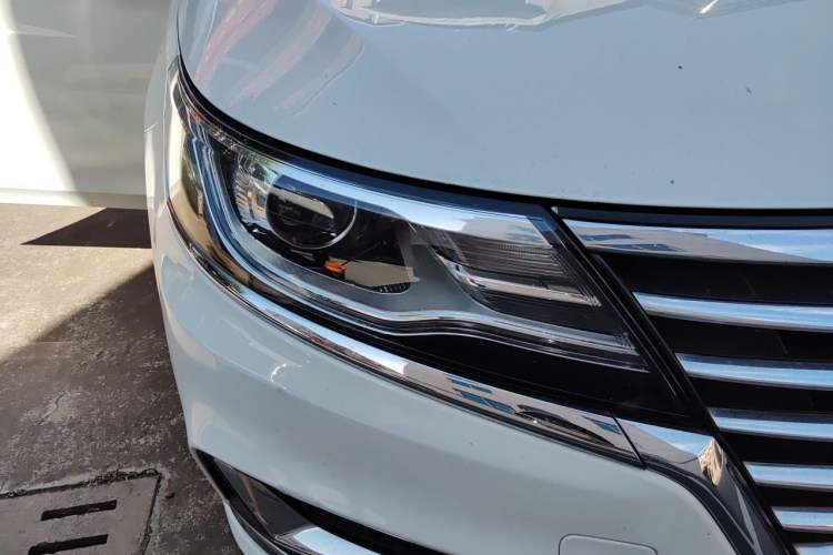 Used Roewe i6 New Energy 2017 45T Hybrid Connect & Smart Enjoyment Edition Right Front Headlight