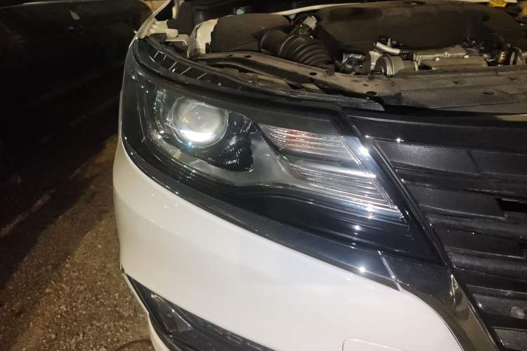 Used Roewe i6 New Energy 2017 45T Hybrid Connect & Smart Enjoyment Edition Right Front Headlight