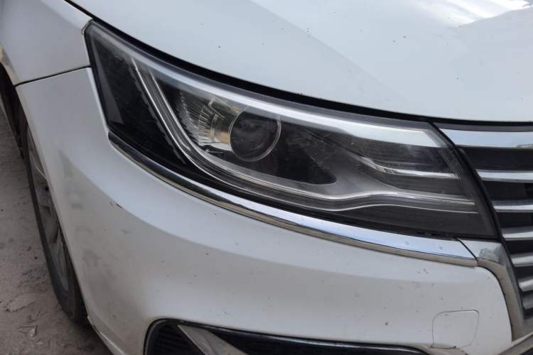 Used Roewe i6 New Energy 2017 45T Hybrid Connect & Smart Enjoyment Edition Right Front Headlight