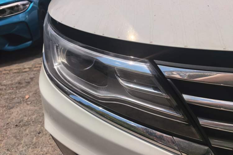 Used Roewe i6 New Energy 2017 45T Hybrid Connect & Smart Enjoyment Edition Right Front Headlight