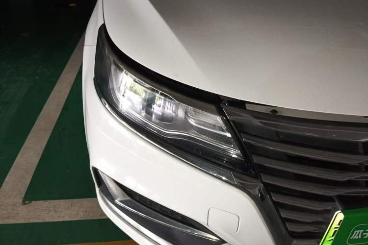 Used Roewe i6 New Energy 2017 45T Hybrid Connect & Smart Enjoyment Edition Right Front Headlight