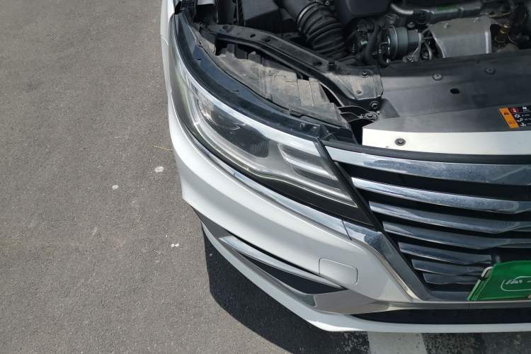Used Roewe i6 New Energy 2017 45T Hybrid Connect & Smart Enjoyment Edition Right Front Headlight