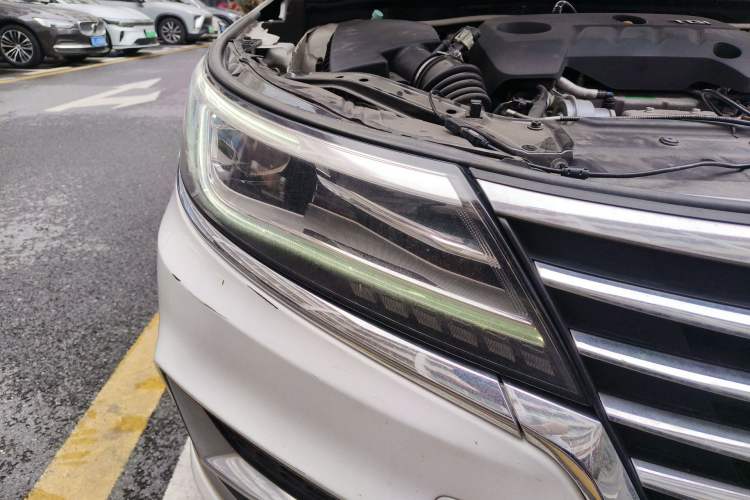 Used Roewe i6 New Energy 2017 45T Hybrid Connective Smart Luxury Edition Right Front Headlight