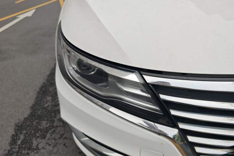 Used Roewe i6 New Energy 2017 45T Hybrid Connect & Smart Enjoyment Edition Right Front Headlight
