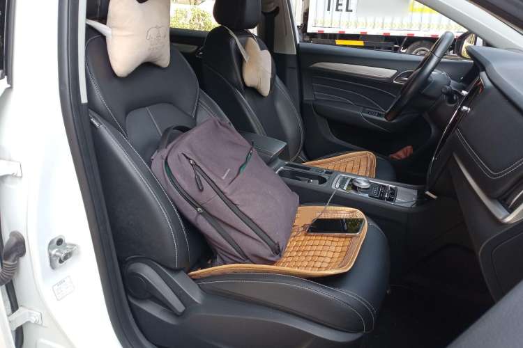 Used Roewe i6 New Energy 2017 45T Hybrid Connect & Smart Enjoyment Edition Right Front Seat