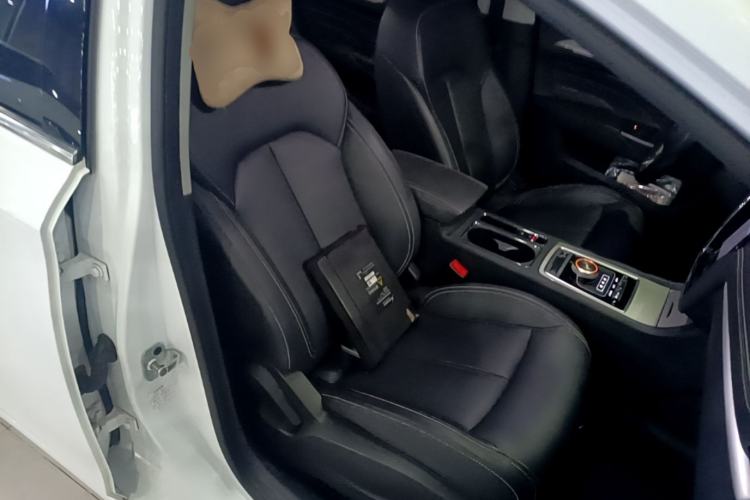 Used Roewe i6 New Energy 2017 45T Hybrid Connect & Smart Enjoyment Edition Right Front Seat