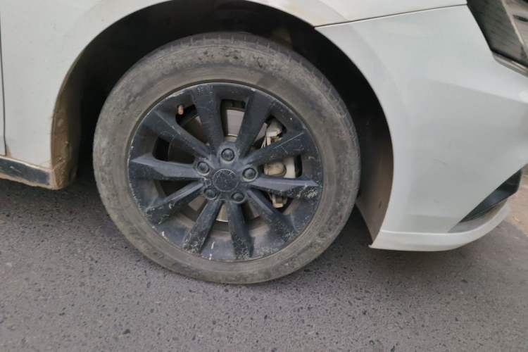 Used Roewe i6 New Energy 2017 45T Hybrid Connect & Smart Enjoyment Edition Right Front Wheel Hub