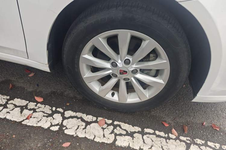 Used Roewe i6 New Energy 2017 45T Hybrid Connect & Smart Enjoyment Edition Right Front Wheel Hub