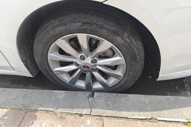 Used Roewe i6 New Energy 2017 45T Hybrid Connect & Smart Enjoyment Edition Right Front Wheel Hub