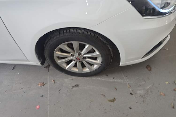 Used Roewe i6 New Energy 2017 45T Hybrid Connect & Smart Enjoyment Edition Right Front Wheel Hub