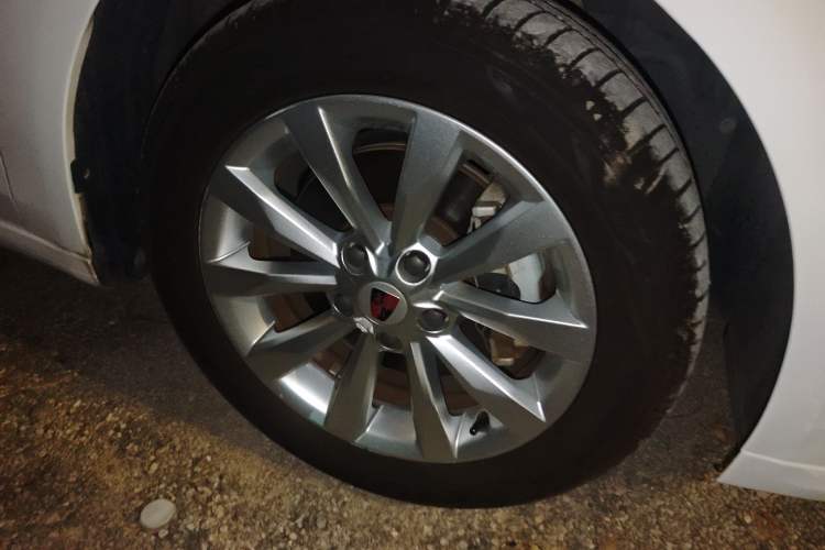 Used Roewe i6 New Energy 2017 45T Hybrid Connect & Smart Enjoyment Edition Right Front Wheel Hub