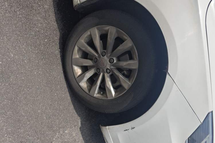 Used Roewe i6 New Energy 2017 45T Hybrid Connect & Smart Enjoyment Edition Right Front Wheel Hub