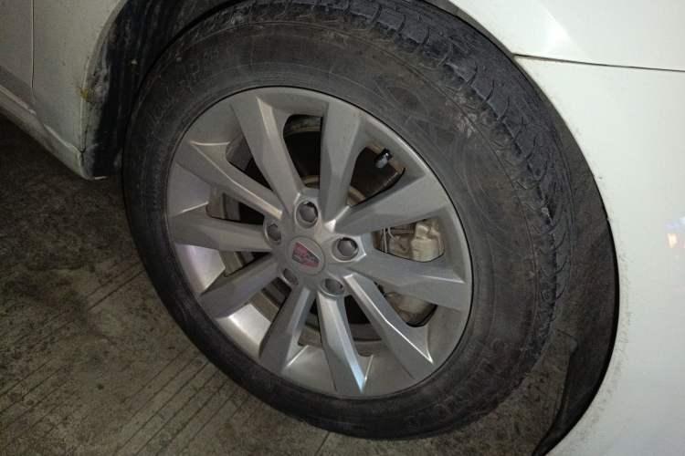 Used Roewe i6 New Energy 2017 45T Hybrid Connect & Smart Enjoyment Edition Right Front Wheel Hub